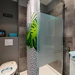 Tamaris Ap4206 By Riviera Homes 아파트 니스